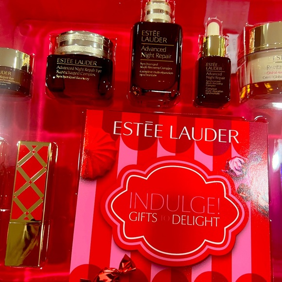 ESTEE LAUDER Holiday 12 Pc. (Resilience) Gift Set + Case $550 Value! P1225 - Picture 6 of 6